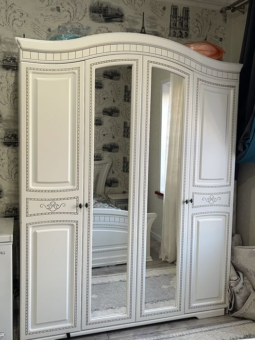 Продам спальный гарнитур