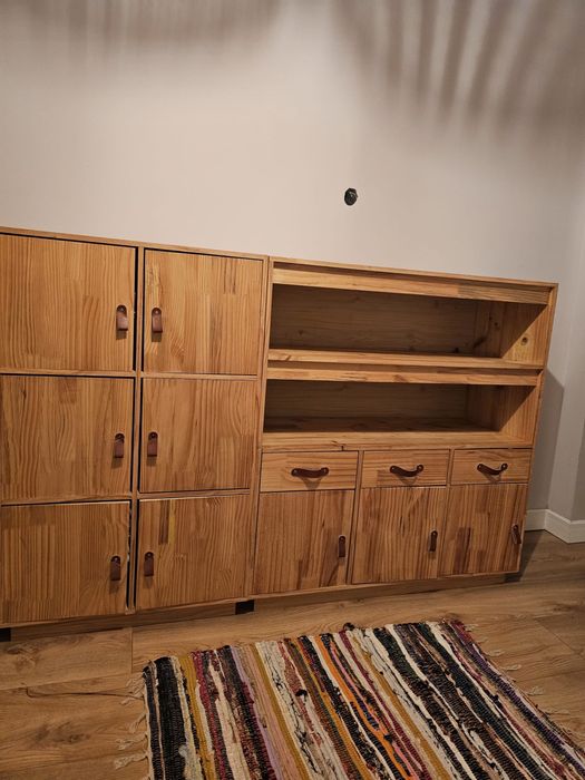 Dulapior din lemn de pin masiv