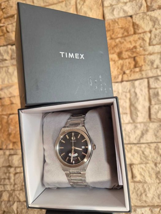 Часовник Q Timex Continental GMT