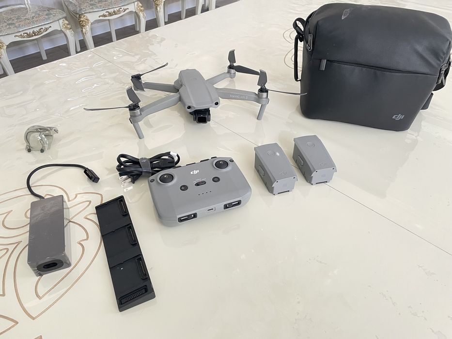 Дрон DJI Mavic Air 2 Fly More Combo серый