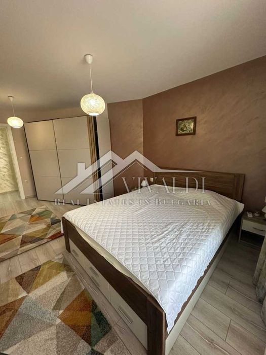 Тристаен нов голям апартамент в м-ст Ален Мак, Варна