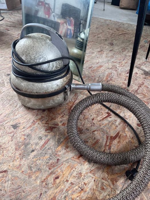 Стол, зеркало, пылесос СССР