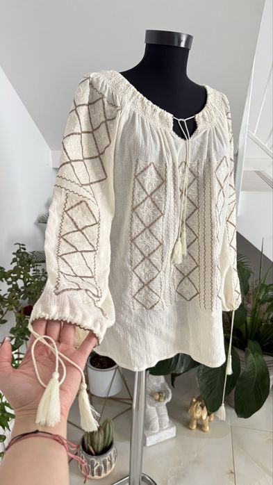 Ie traditionala marimea 38-40