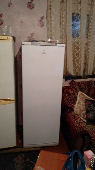 Продам морозильник