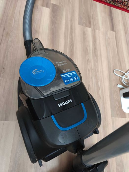 Пылесос Philips 1800w
