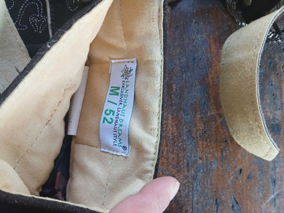 Pantaloni tradiționali șvăbești din piele, broderie manuală, noi