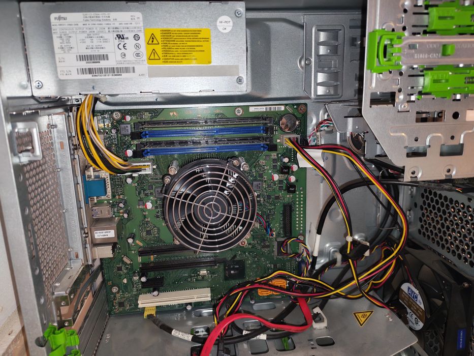 PC Fujitsu Esprimo P710 i5 3470 8GB RAM, Hdd 80 gb, video 2 mb