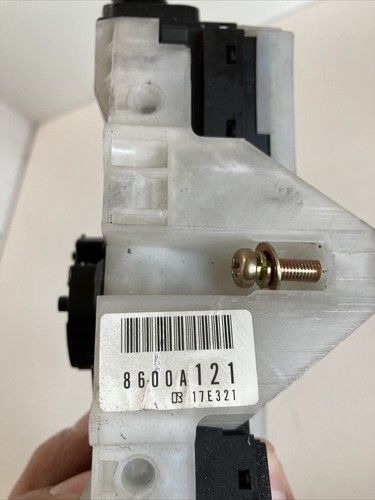 Превключвател за фарове, чистачки и мигачи за Mitsubishi Grandis 2.4 (2004) 8600A121
