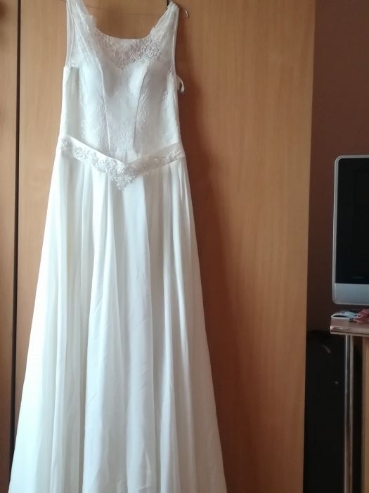 Vand rochie de mireasa