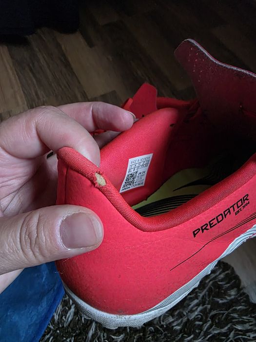 Ghete fotbal Adidas Predator