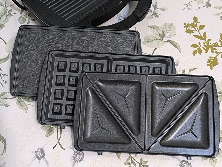 Продается грильница вафельница