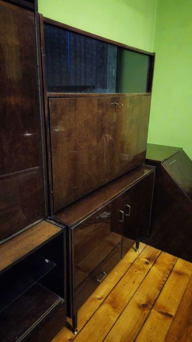 Масивна ретро секция на МОДУЛИ