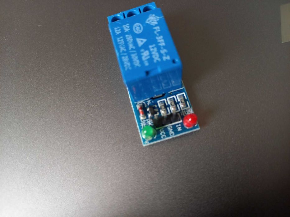 Релеен модул Вход 12V с индикатори. Управление на 10А/250VAC или 30VDC