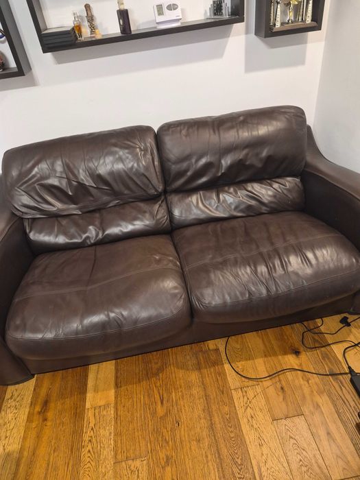 Canapea piele maro,excesiv de comoda,neuzata,model deosebit