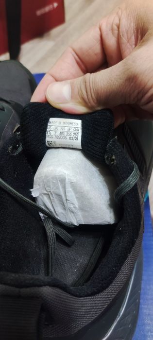 продам кроссовки