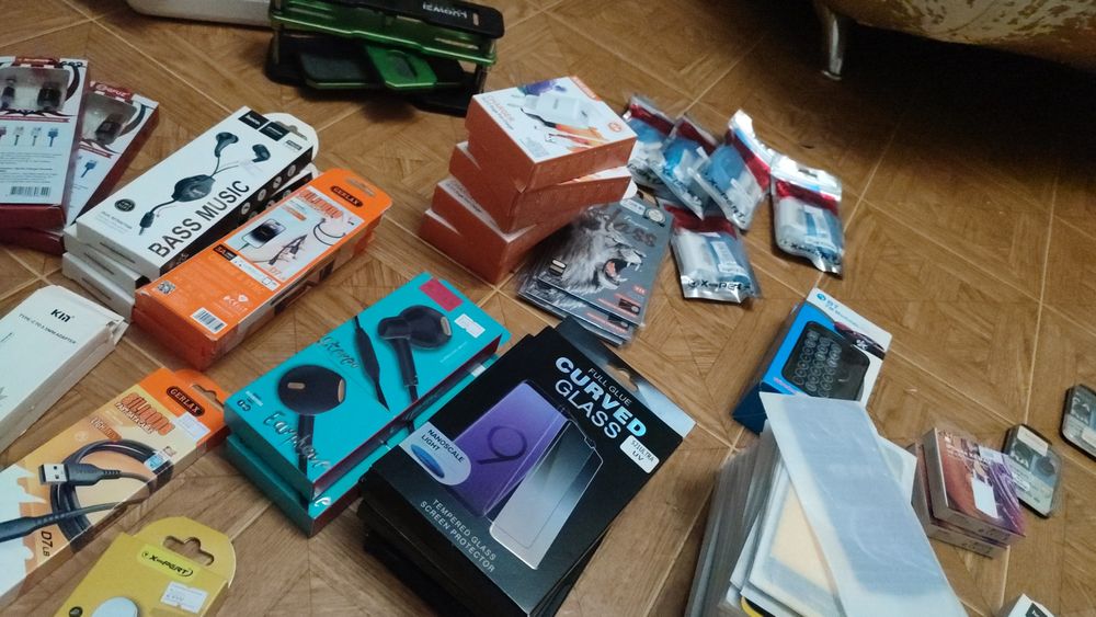 Аксессуары для айфонов