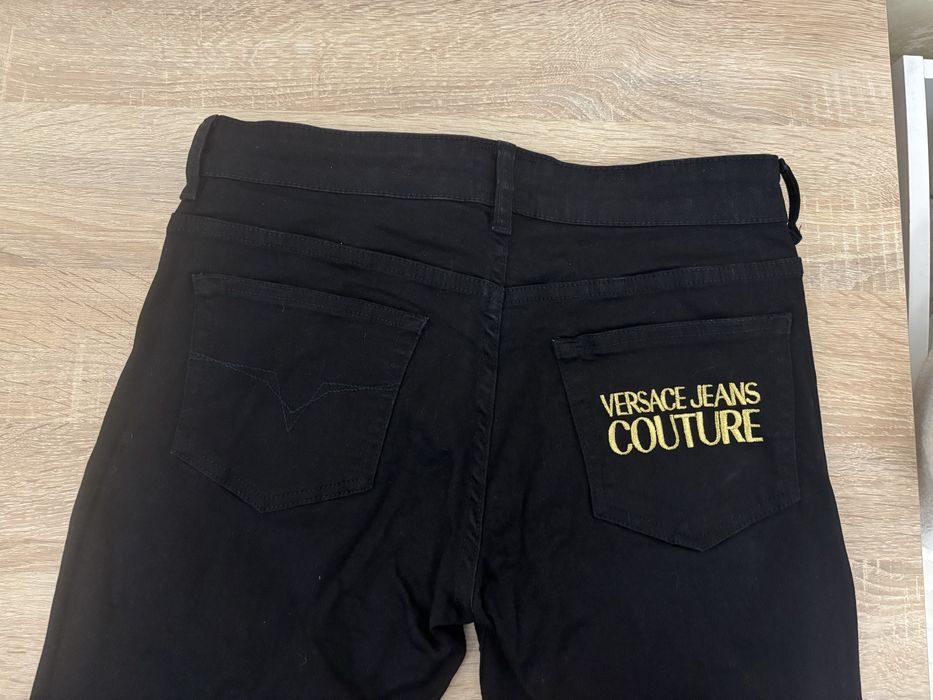 Нови оригинални дънки Versace