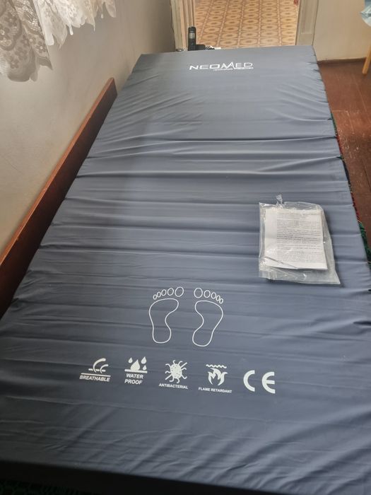 Vând saltea 90x200 cu husa impermeabila. E in garantie