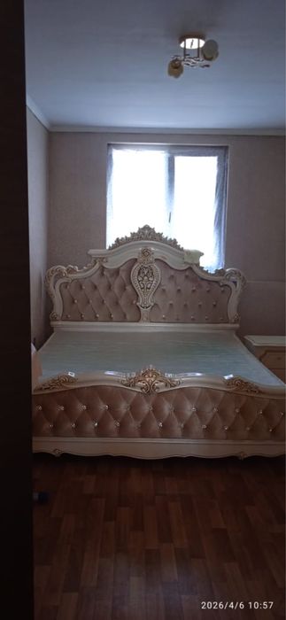 Спальный гарнитур продам срочно