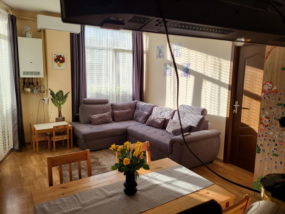 Vând apartament zona Tineretului