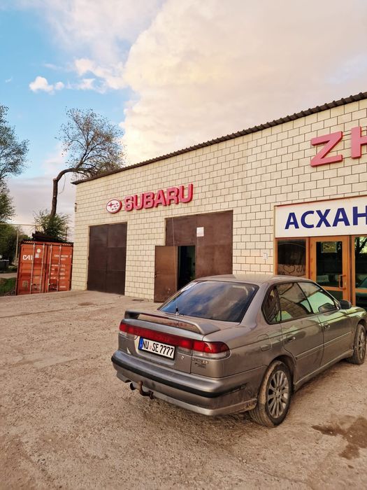Subaru легаси 98 год 4wd 2.5 объем все в идеале сел и поехал
