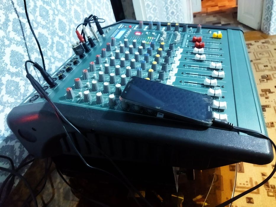 Активный микшерный пульт