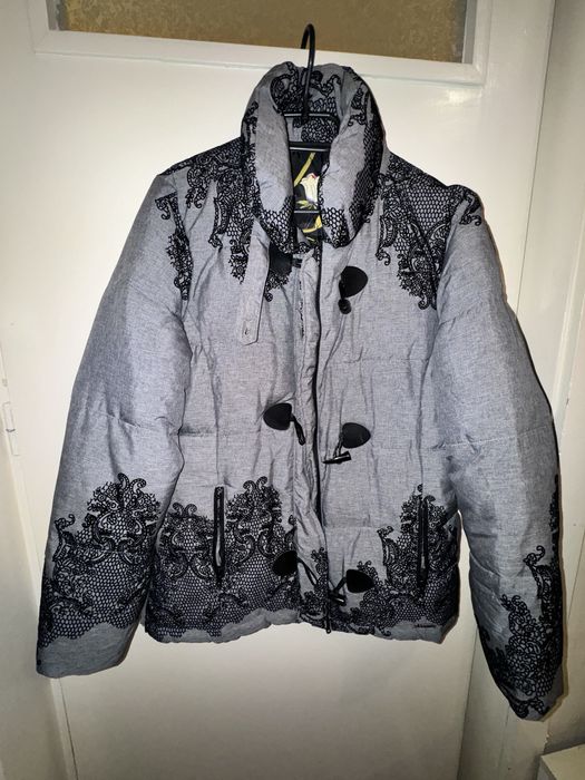 Geacă damă Desigual, cu captuseala florala, broderie neagra