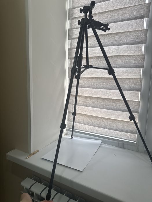 Штатив чёрный для телефона