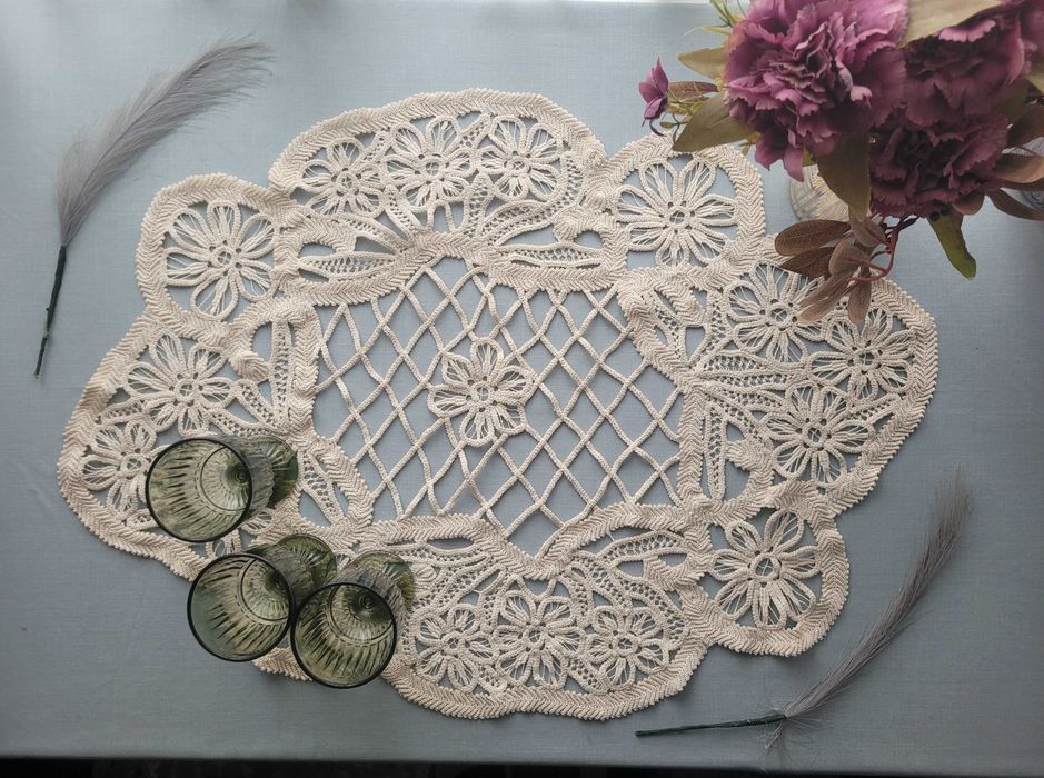 Mileu Macrame Alb - Lucrat de mana - Model oval 1