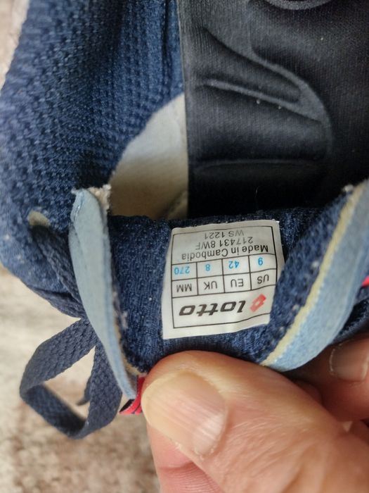 De vânzare adidași