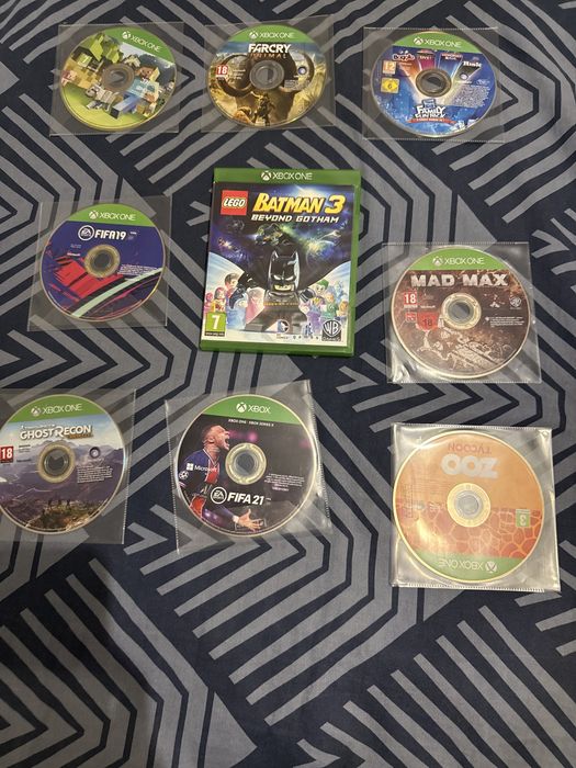 Xbox one S 1T + 2 manete+ jocuri