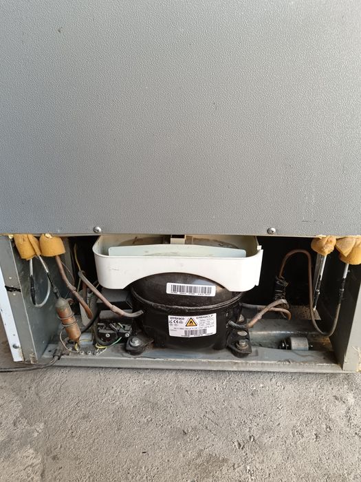 Продам холодильник артэль