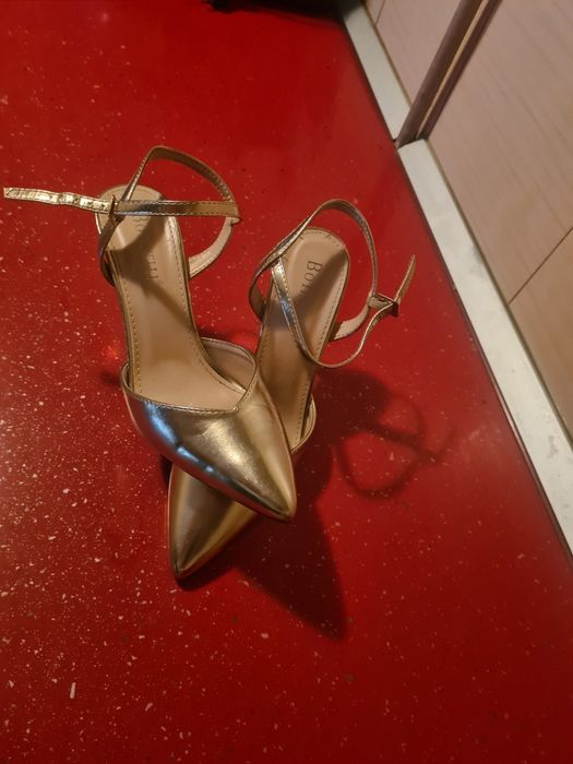 Pantofi auri dama mar 37 la 60 lei Timișoara