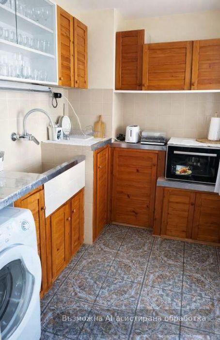 Тристаен апартамент  в гр.Варна, Завод Дружба!