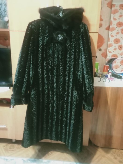 Продам шубу 35000