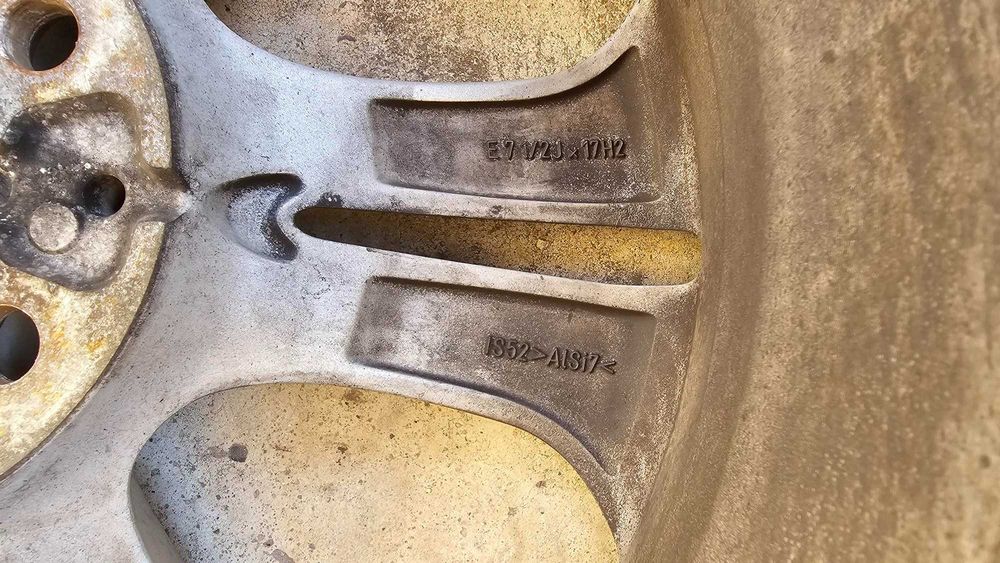Джанти BMW F48 с датчици за налягане и зимни гуми Pirelli 225/55 R17
