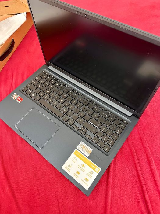 ASUS Vivobook Ryzen 7 / 16GB RAM / 15.6” –  произведен 08.2025)