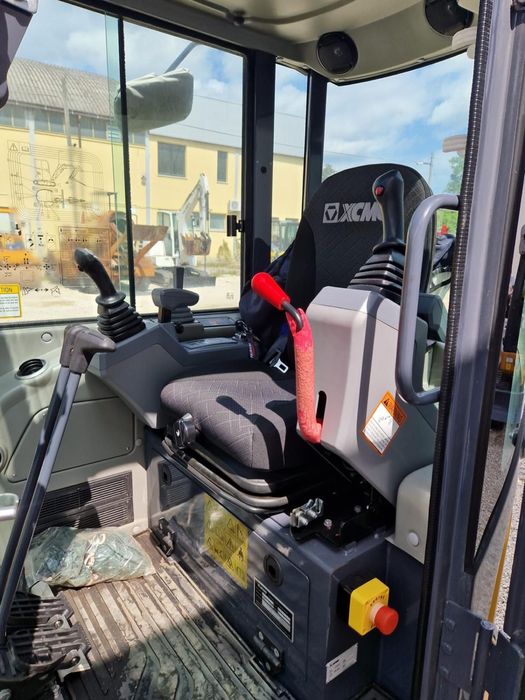 Vand sau schimb miniexcavator xcmg motor kubota 4200kg