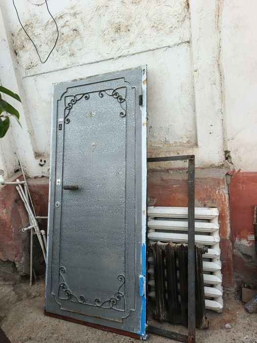 Продаётся железный дверь