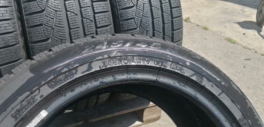 245/45/17 Пирели ДОТ 2015 г - 8 + мм