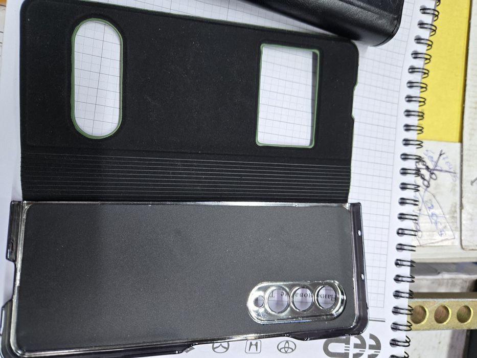 Продам чехол самсунг  Z Fold 3