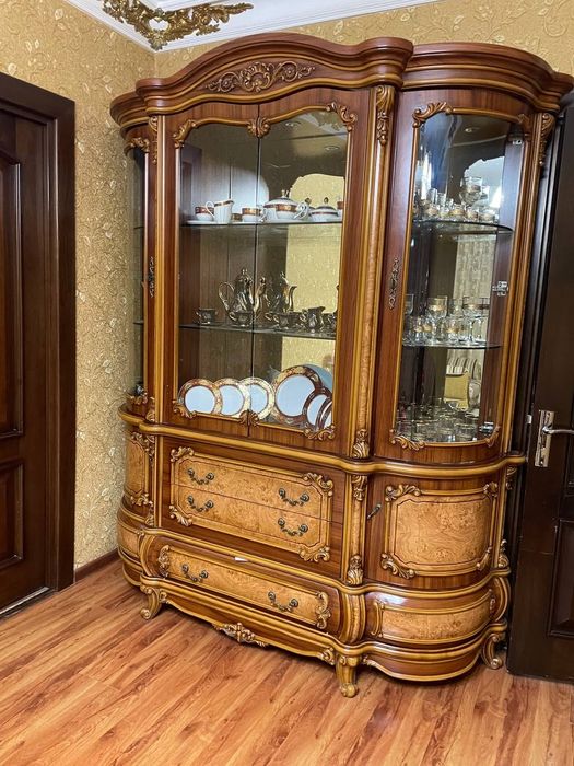 сервант / стенка /сервис