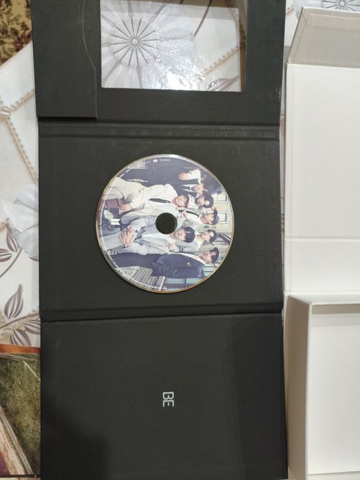 Альбом BTS's BE (Deluxe Edition)