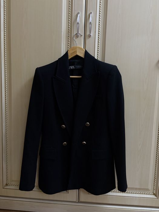 Красивый модный пиджак