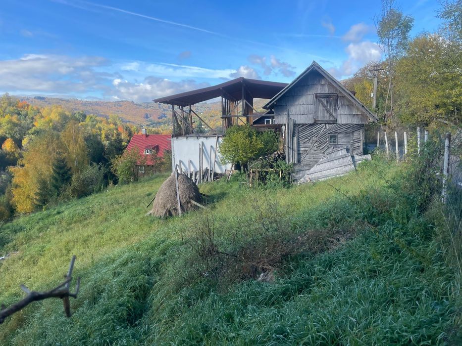 Vând casă în vârf de munte