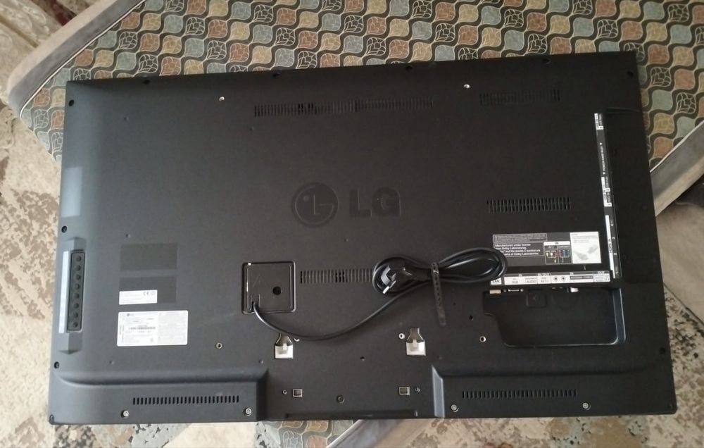 Продам плазменный телевизор LG