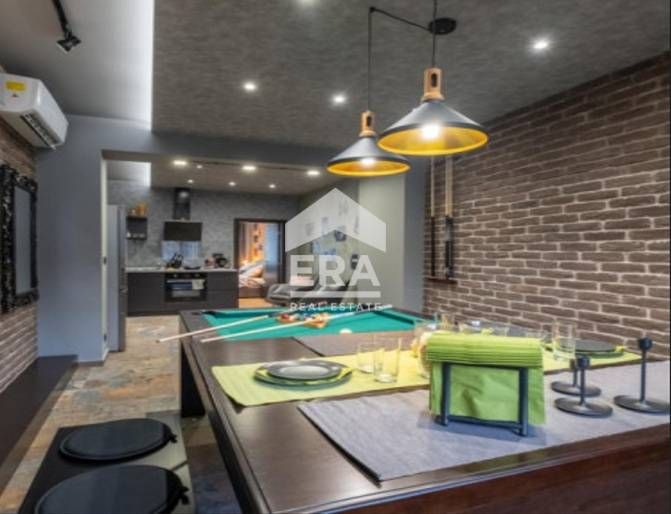 Продава се Тристаен апартамент в София, Център - 105 кв.м за 2761 €/кв.м - Снимка #11