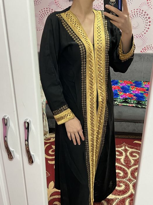 Продам платья, фото есть