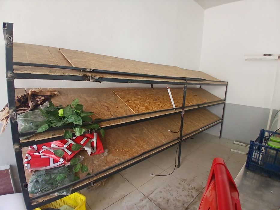 Vitrina polka sotiladi srochna