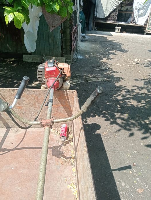 Motocoase de vânzare 400 de lei amandoua